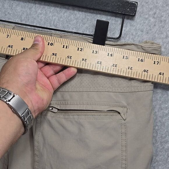 Huk Fishing Performance cargo Shorts Large - Picture 7 of 10